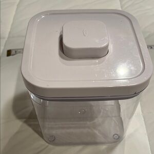 Oxo Pop 2.6 qt Short Square